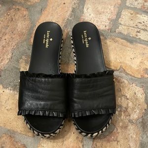 Kate Spade Zahara Slide Sandal Ruffle Black Espadrille Bottom
Size 9.5